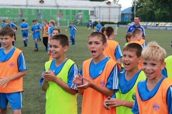 Як Янукович у футбол грав. ФОТО. ВІДЕО