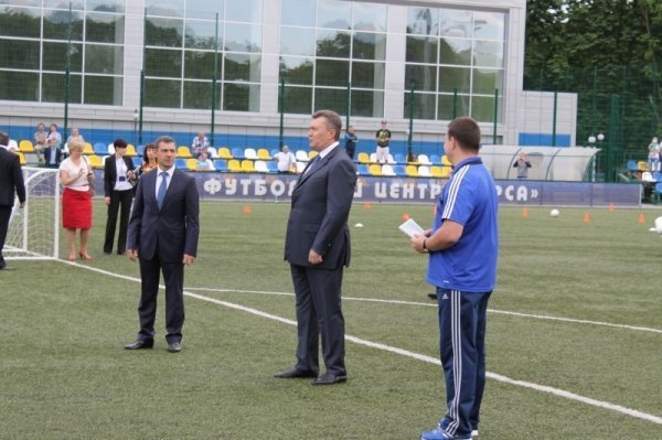 Як Янукович у футбол грав. ФОТО. ВІДЕО