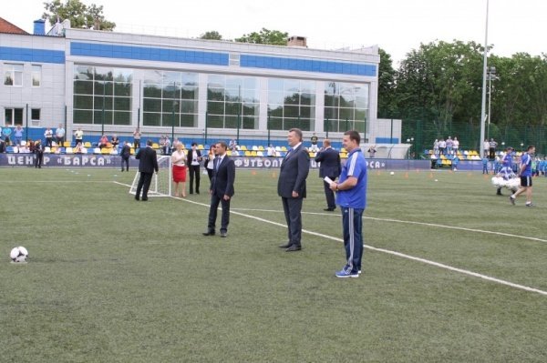 Як Янукович у футбол грав. ФОТО. ВІДЕО