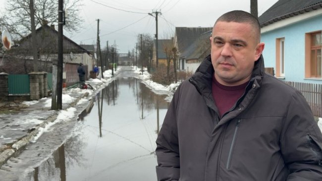 Повінь на Волині: у громаді відкачують воду з вулиць