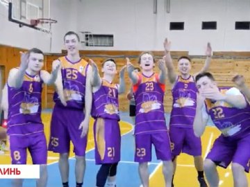 Волинські спортсмени вітають жінок зі святом весни. ВІДЕО