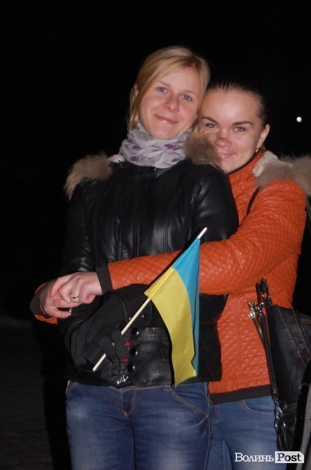 У Луцьку активісти збиралися на Театральному майдані. ФОТО. ВІДЕО