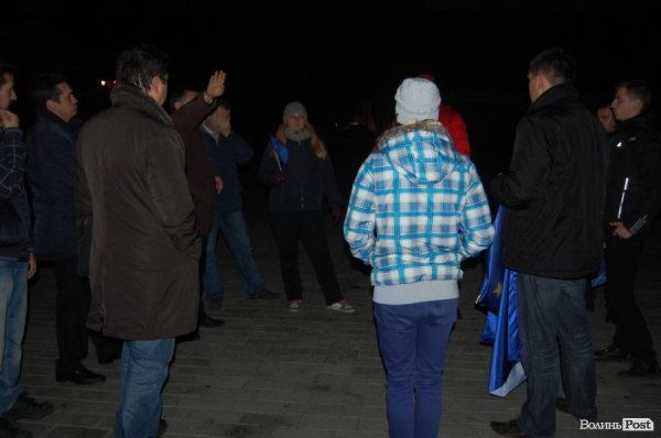 У Луцьку активісти збиралися на Театральному майдані. ФОТО. ВІДЕО