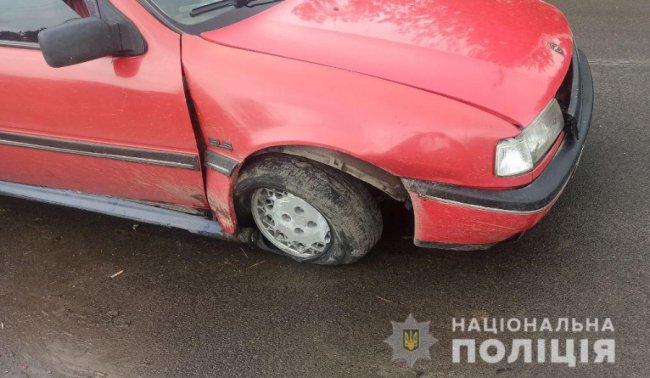 На Волині п'яний водій влетів у бордюр. ФОТО