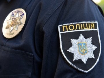 Під Луцьком поліцейські вилучили автомобіль із сумнівними документами