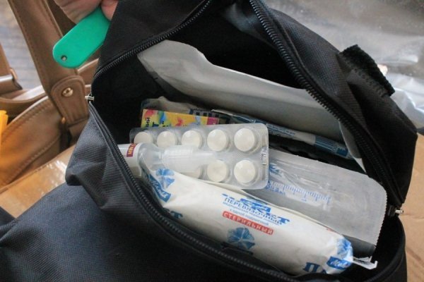 Для волинських бійців збирають індивідуальні аптечки. ФОТО