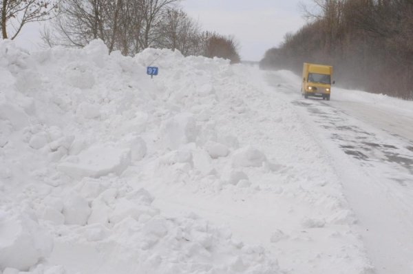 Як дороги Волині «звільняють» від снігу. ФОТО