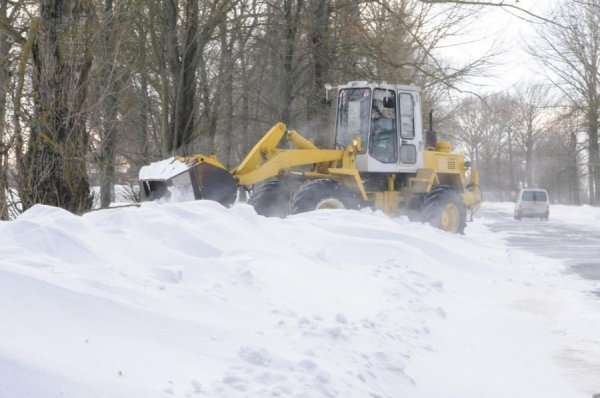 Як дороги Волині «звільняють» від снігу. ФОТО