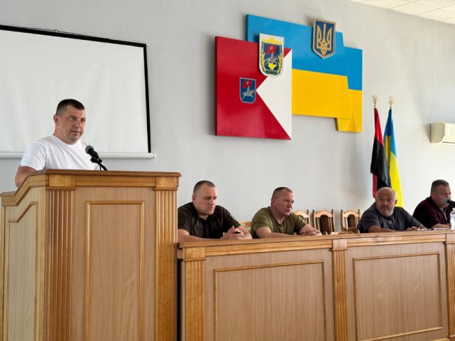 «Групи оповіщення ТЦК – виключно учасники бойових дій»: Сергій Миронюк на нараді в Луцькій РВА. ФОТО