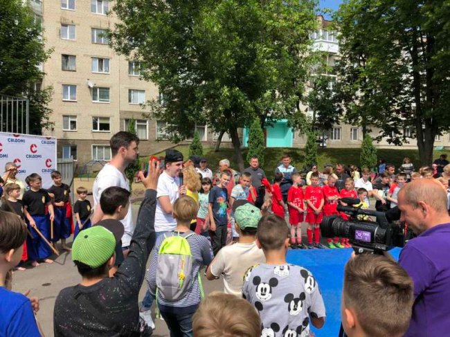 У луцькому «Сіті Парку» влаштували грандіозне свято для дітей. ФОТО