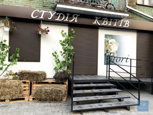 На Волині п'яний чоловік розтрощив магазин та авто колишньої дружини. ФОТО. ВІДЕО