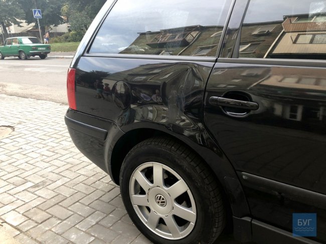 На Волині п'яний чоловік розтрощив магазин та авто колишньої дружини. ФОТО. ВІДЕО