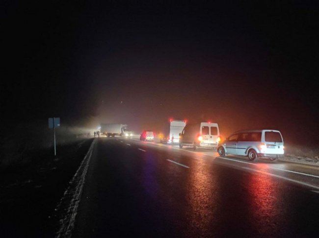 На Волині - аварія: автомобіль злетів з дороги. ФОТО