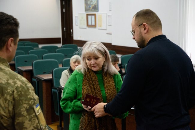 У Луцьку вручили державні нагороди родинам загиблих захисників. ФОТО