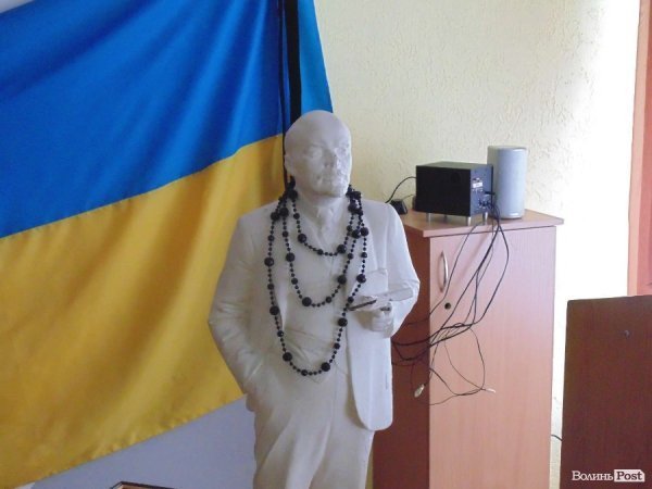 «Апокаліпсис» в офісі волинських комуністів. ФОТО
