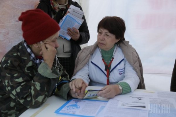 На Майдані здавали кров та робили аналізи. ФОТО