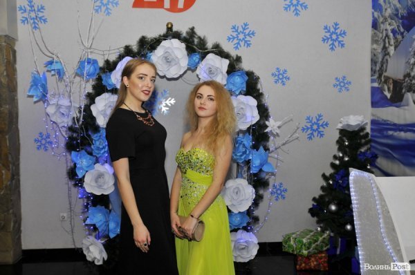 Фото різдвяного балу в Луцьку