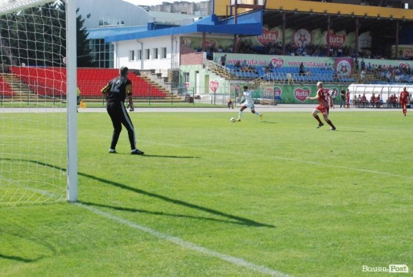 Матч поколінь в Луцьку: ветерани «Волині» проти сучасників. ФОТО