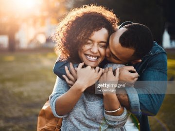 Як зберегти «хімію» в стосунках*