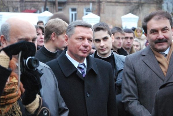 Як  у Луцьку «віпи» поклонялися Єрусалимській Плащаниці 