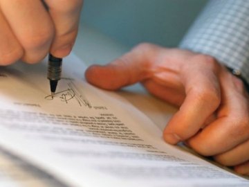 Загубив документи: шахраї взяли кредити в банках на волинянина