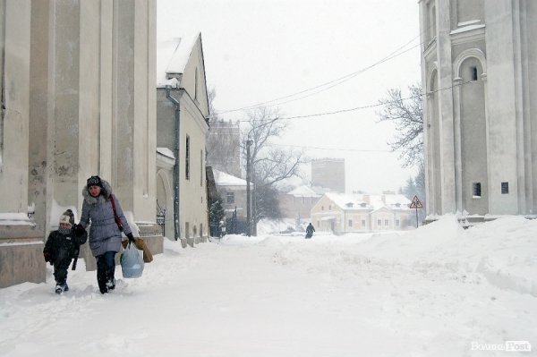 Як Луцьк замело снігом. ФОТО