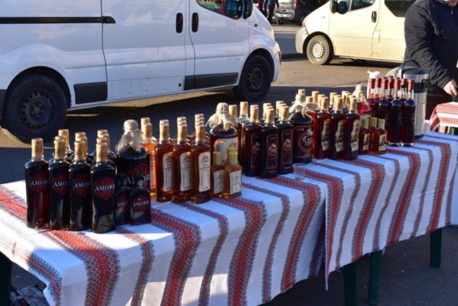 Цукор, риба і кролі: у волинському райцентрі влаштували ярмарок. ФОТО