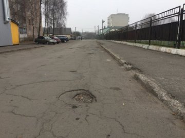Повідомили, коли у Ковелі відремонтують дорогу до пологового будинку