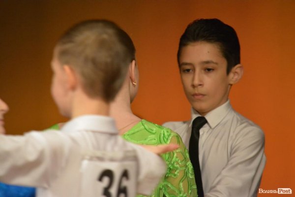 Луцьку сцену запалювали «різдвяні зірочки». ФОТО. ВІДЕО