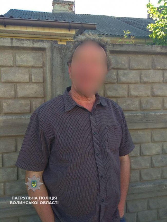 Ковелем катався п'янючий чоловік на «Москвичі». ФОТО