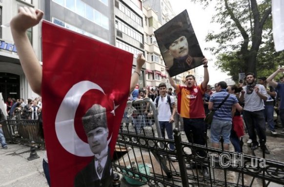 Бунт у Туреччині. ФОТО. ВІДЕО