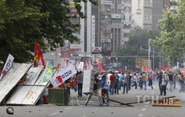 Бунт у Туреччині. ФОТО. ВІДЕО