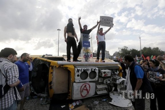 Бунт у Туреччині. ФОТО. ВІДЕО