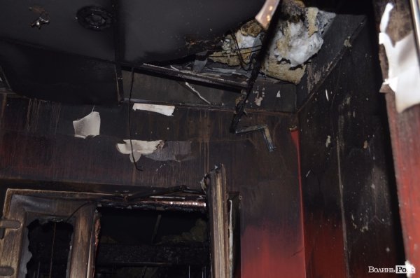 Подробиці пожежі у луцькому більярдному клубі. ФОТО