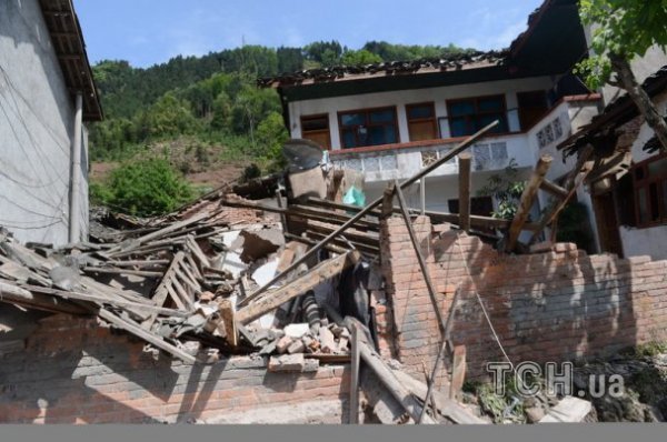 Китай очухується від землетрусів. ФОТО
