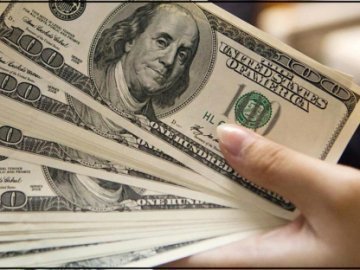 Курс валют у Луцьку на 26 грудня: долар і євро знову втрачають позиції