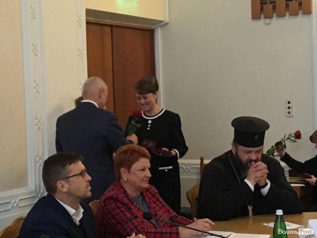 У Луцьку нагородили «заслужених» діячів, «відмінних» волонтерів і професіоналів. ФОТО