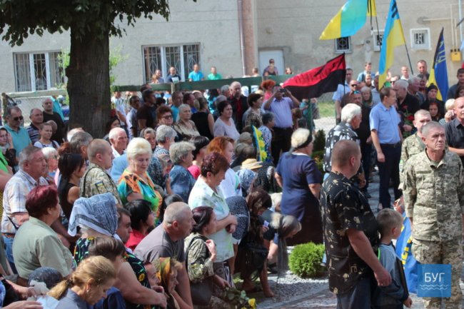 Загиблого на Сході волинянина провели в останню путь. ФОТО