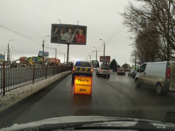 У Луцьку на Соборності зіткнулися дві автівки. ФОТО
