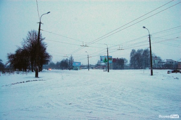 Сніг у Луцьку: вулиця Львівська. ФОТО