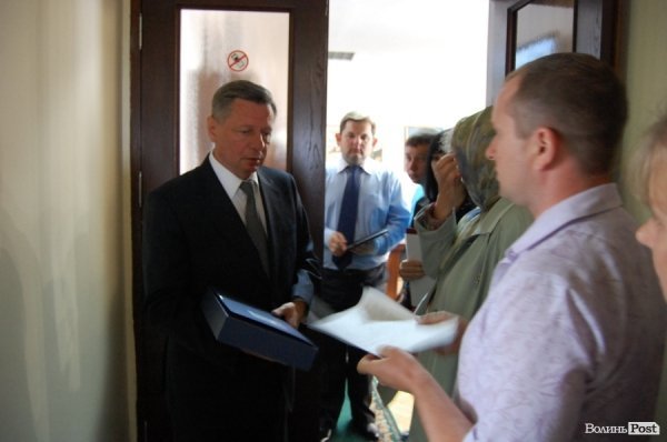 Луцьку міську раду пікетують підприємці. ФОТО