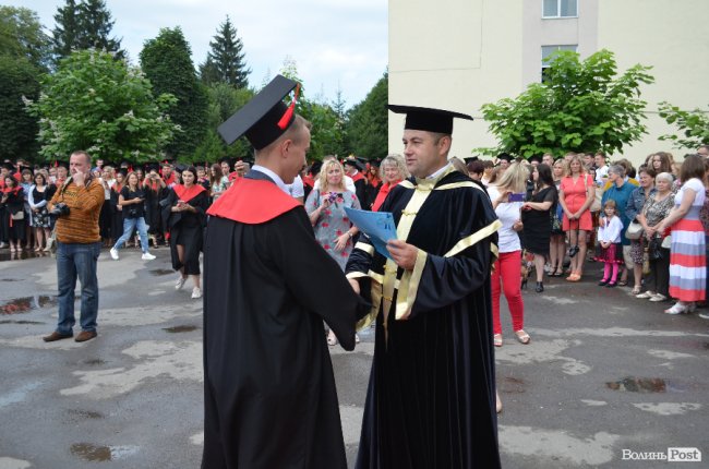 У луцькому політесі «відгуділи» випускний. ФОТО
