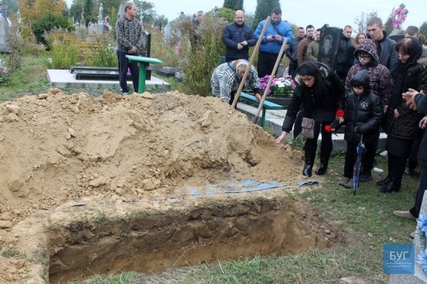 У Нововолинську провели в останню путь загиблого Героя. ФОТО