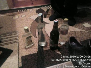 Лучанин продавав сурогат у квартирі. ФОТО