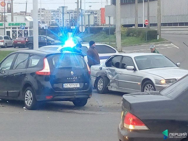 У Луцьку не розминулися Renault та BMW