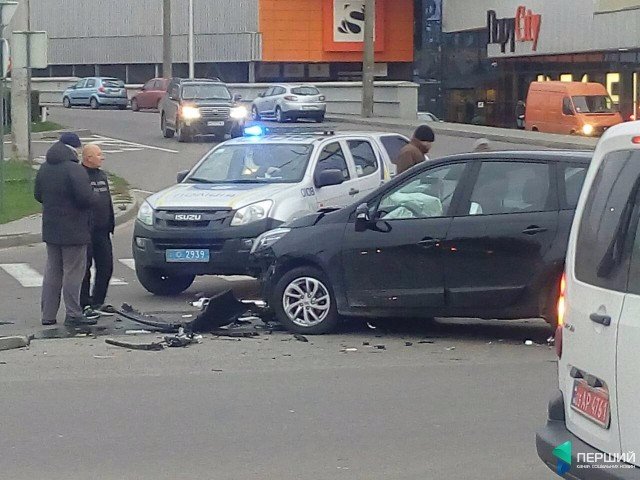 У Луцьку не розминулися Renault та BMW