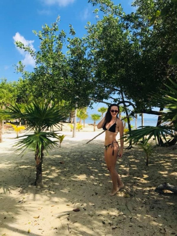 Ямайка, Гаваї, Мадагаскар: лучанка розповіла про роботу  на круїзному лайнері. ФОТО 