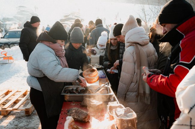 Велика гірка та смачна їжа: як у Лищі за день зібрали майже 900 тисяч для Матвія Колядюка. ФОТО