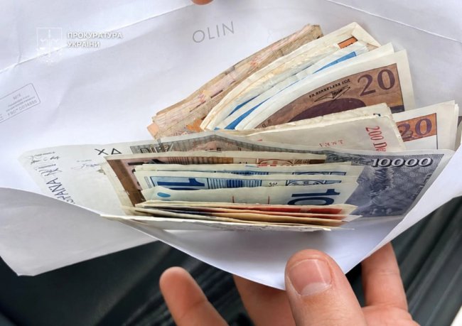 Псевдопрацівники СБУ ошукали експрем'єр-міністра України на 7 мільйонів