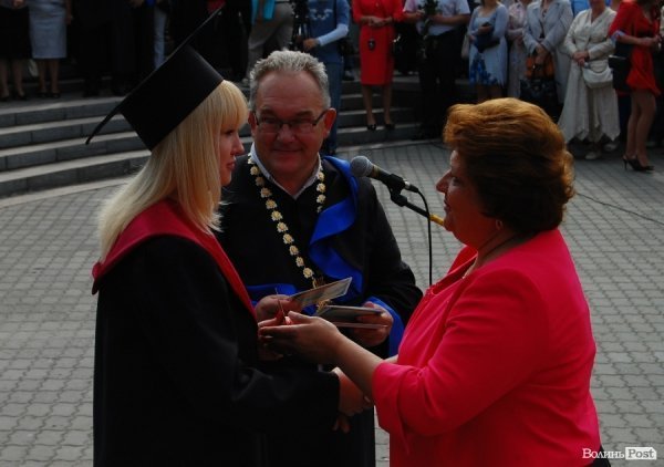 У Волинському національному університеті вітали магістрів